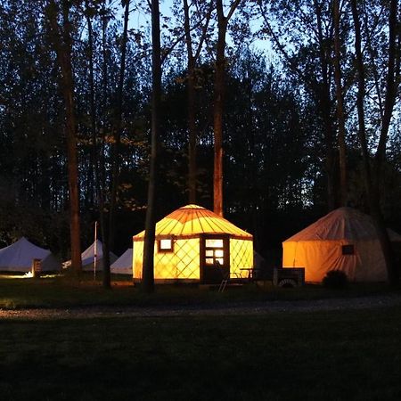 Oeko Kemping Es Glamping Tiszadada Exterior foto